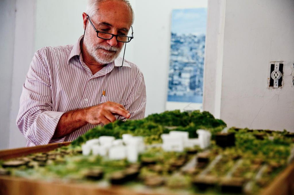 Dalmo Vieira mostra sua maquete